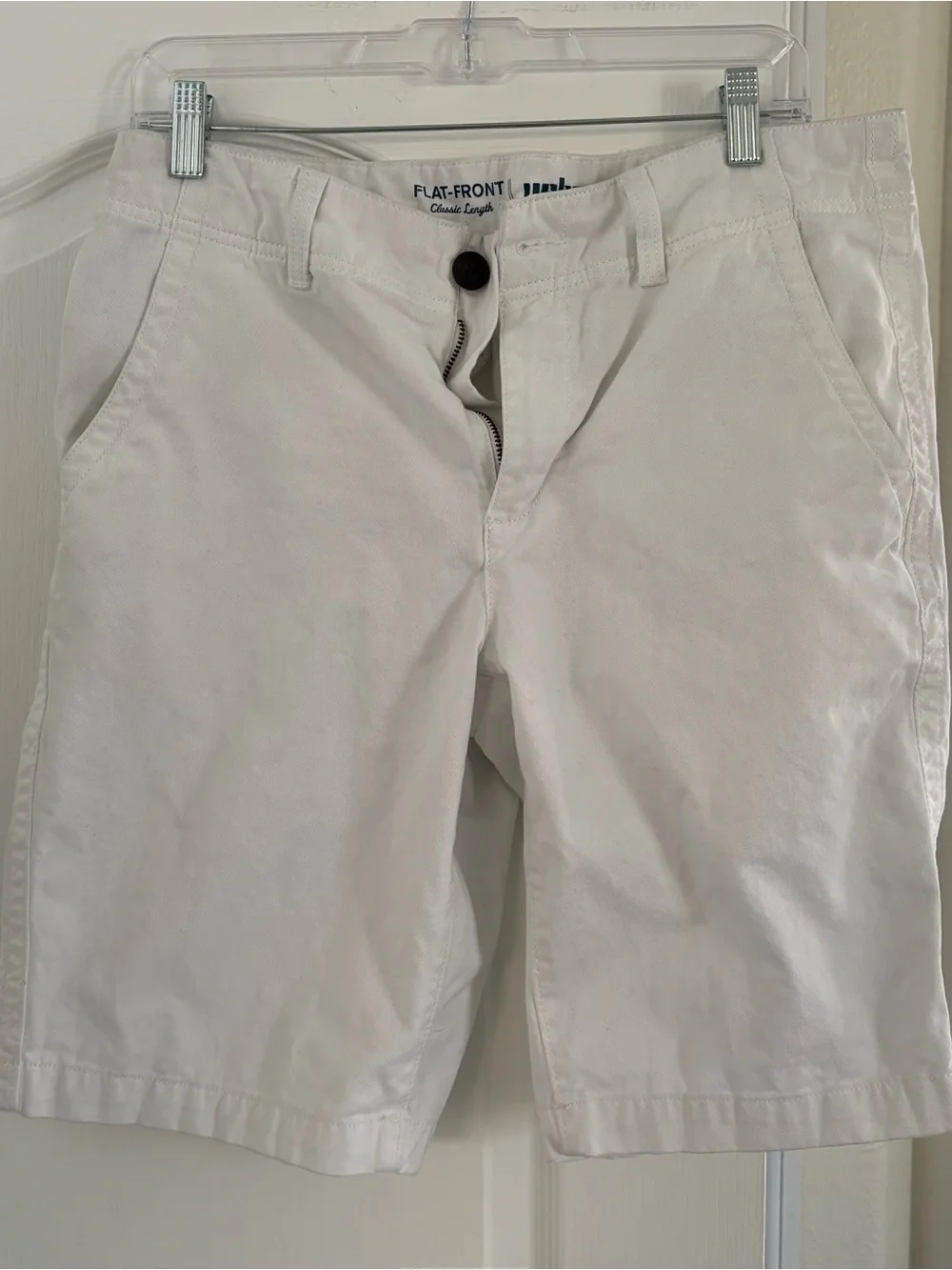 urban pipeline White Flat-Front Men’s Chino Shorts. Size 32